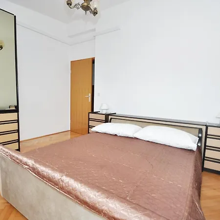 By The Sea Sumpetar, Omis - 2965 Apartment Jesenice (Split-Dalmatia)